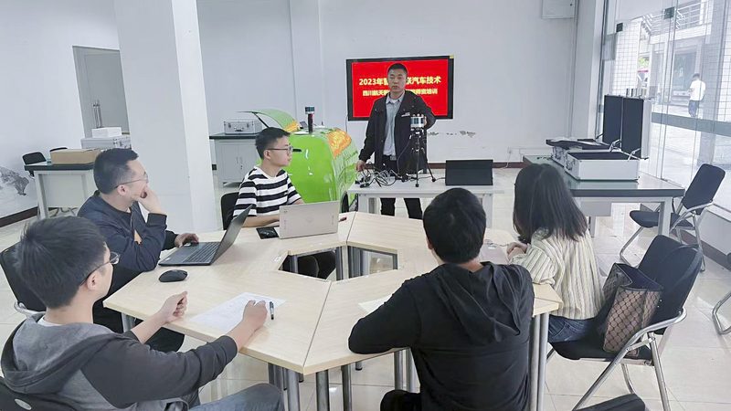 根据教育部相关规定，自考本科免考英语主要针对以下几种情况：